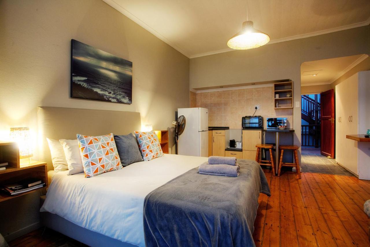 Mitford-On-Sea Aparthotel Morgan's Bay Exterior photo