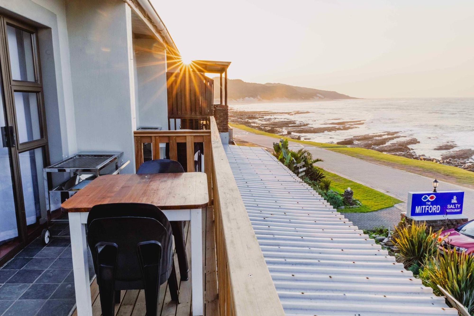 Mitford-On-Sea Aparthotel Morgan's Bay Exterior photo
