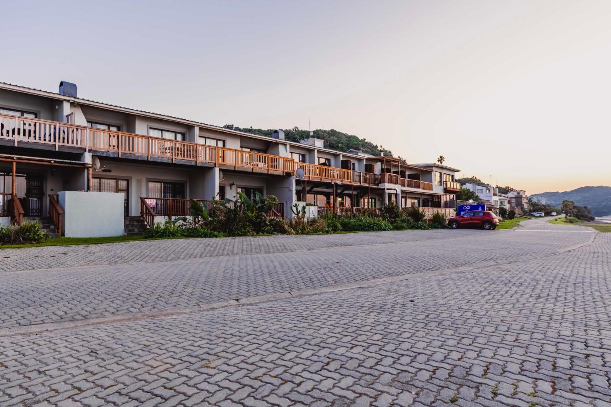 Mitford-On-Sea Aparthotel Morgan's Bay Exterior photo