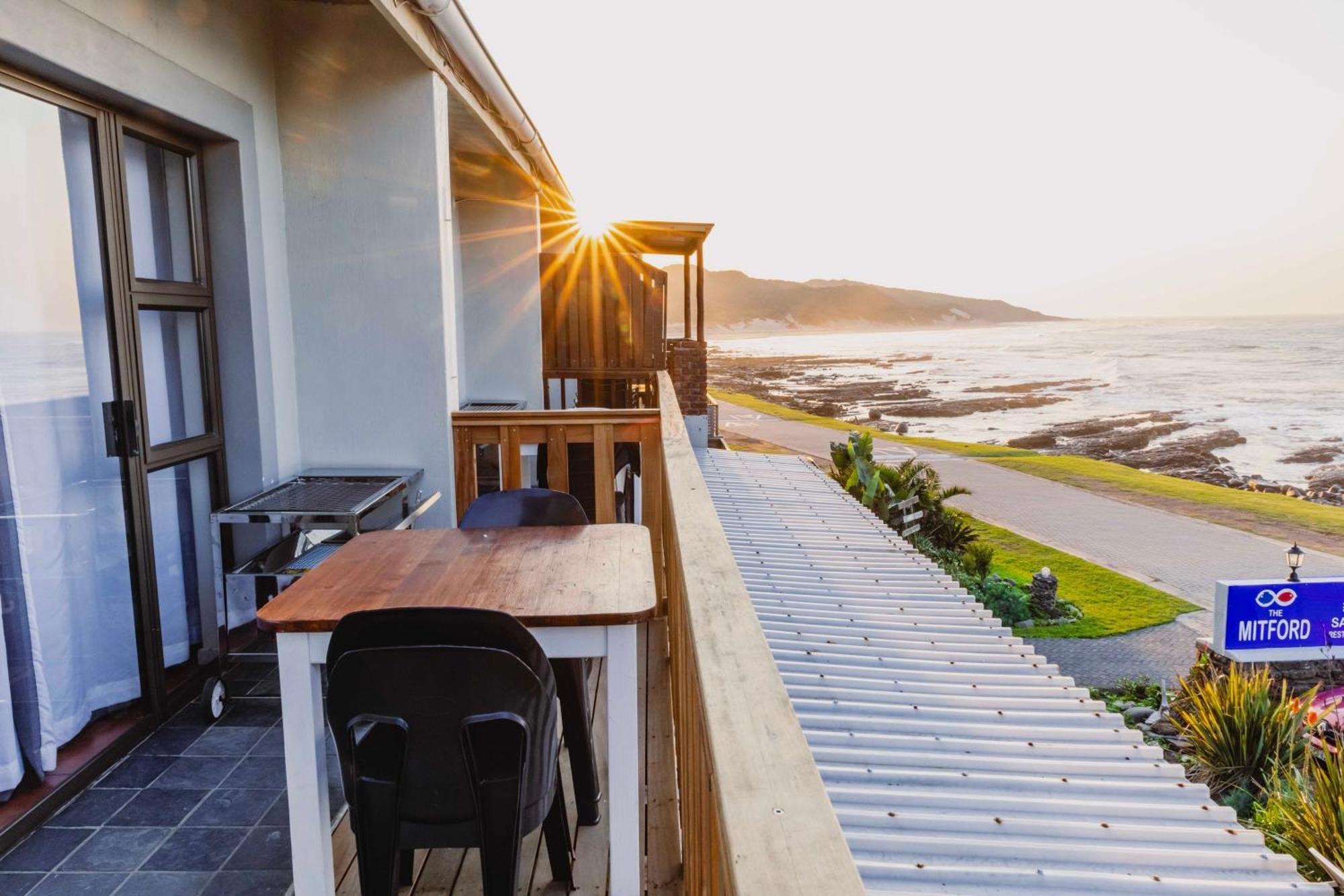 Mitford-On-Sea Aparthotel Morgan's Bay Exterior photo